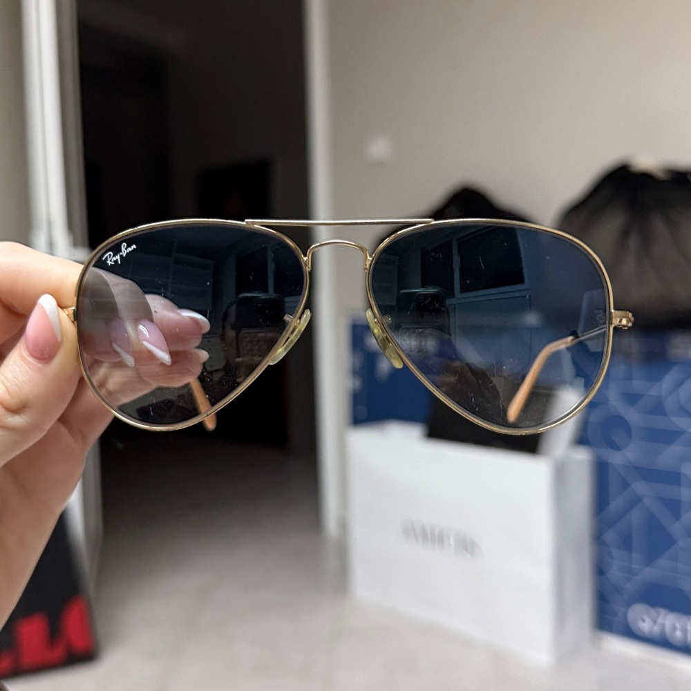 Ray-Ban Classic Gold Aviator Frame Sunglasses